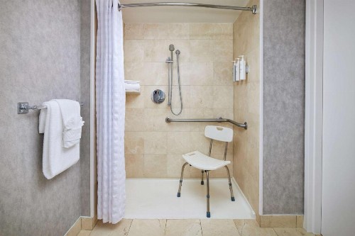 Embassy Suites by Hilton West Palm Beach Central - image 32