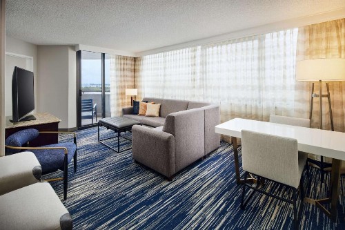 Embassy Suites by Hilton West Palm Beach Central - image 40