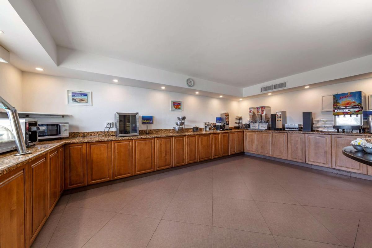 Best Western Palm Beach Lakes - image 3