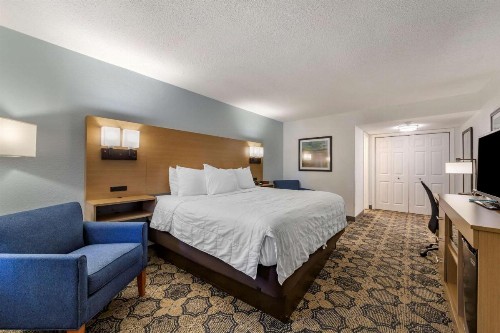 Best Western Palm Beach Lakes - image 7
