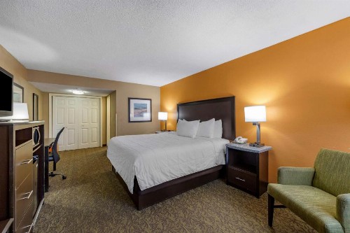 Best Western Palm Beach Lakes - image 8