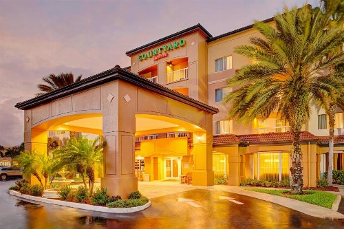 Courtyard West Palm Beach Airport - image 9