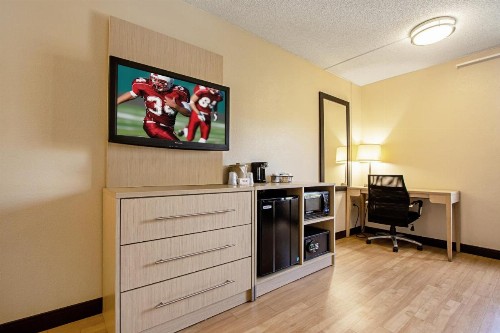 Red Roof Inn PLUS+ West Palm Beach - image 17