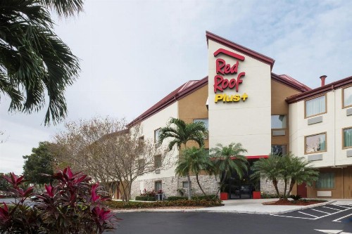 Red Roof Inn PLUS+ West Palm Beach - image 2