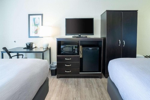 Quality Inn Palm Beach International Airport - image 14