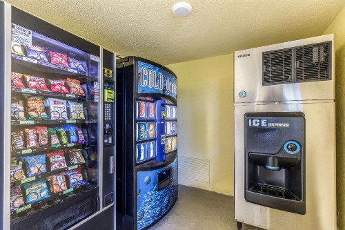 Quality Inn Palm Beach International Airport - image 8