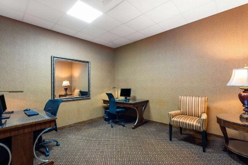 Hawthorn Suites by Wyndham West Palm Beach - image 31