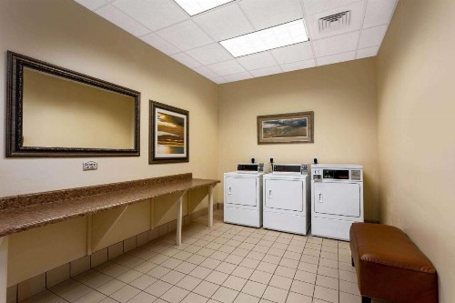Hawthorn Suites by Wyndham West Palm Beach - image 32