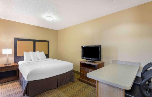 Extended Stay America Suites - West Palm Beach - Northpoint Corporate Park - image 15