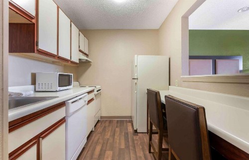 Extended Stay America Suites - West Palm Beach - Northpoint Corporate Park - image 19