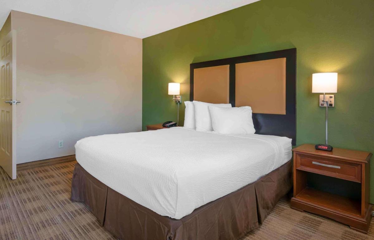 Extended Stay America Suites - West Palm Beach - Northpoint Corporate Park - image 2