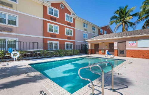 Extended Stay America Suites - West Palm Beach - Northpoint Corporate Park - image 20