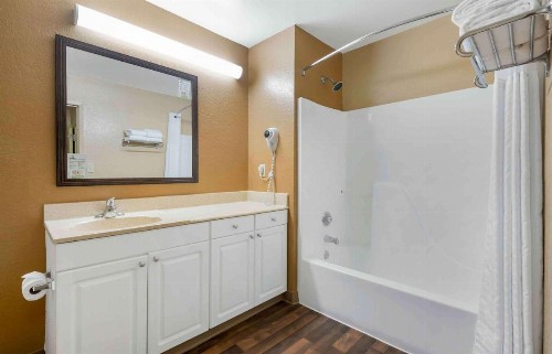 Extended Stay America Suites - West Palm Beach - Northpoint Corporate Park - image 24