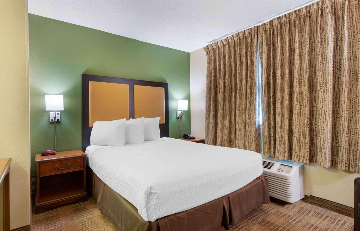 Extended Stay America Suites - West Palm Beach - Northpoint Corporate Park - image 4