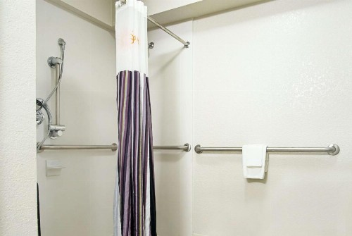 La Quinta Inn by Wyndham West Palm Beach - Florida Turnpike - image 12