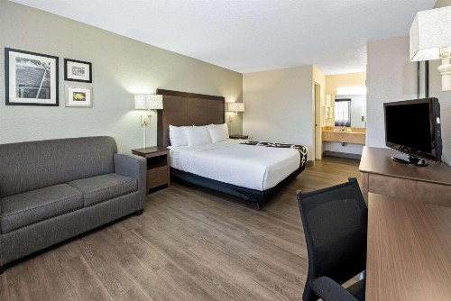 La Quinta Inn by Wyndham West Palm Beach - Florida Turnpike - image 15