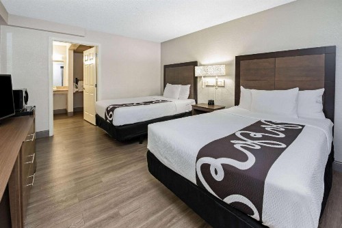 La Quinta Inn by Wyndham West Palm Beach - Florida Turnpike - image 18
