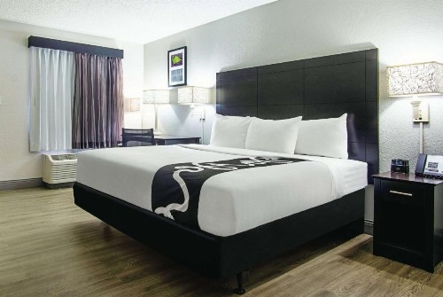 La Quinta Inn by Wyndham West Palm Beach - Florida Turnpike - image 31
