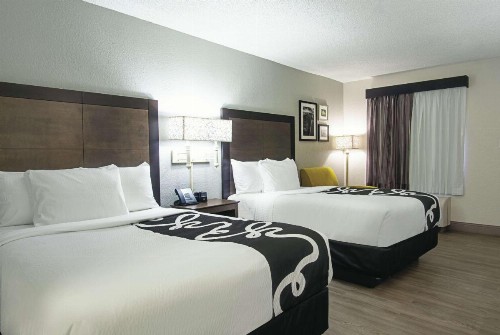 La Quinta Inn by Wyndham West Palm Beach - Florida Turnpike - image 4