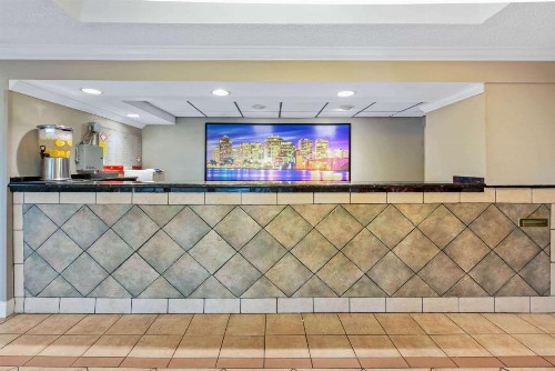 La Quinta Inn by Wyndham West Palm Beach - Florida Turnpike - image 44