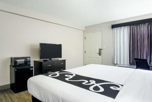 La Quinta Inn by Wyndham West Palm Beach - Florida Turnpike - image 47