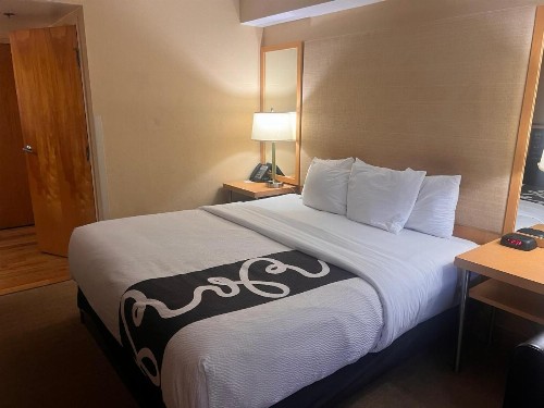 La Quinta by Wyndham West Palm Beach Airport - image 10