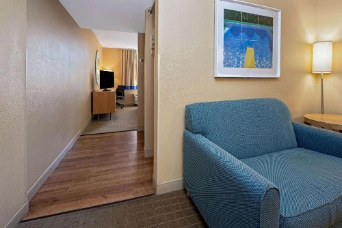 La Quinta by Wyndham West Palm Beach Airport - image 31