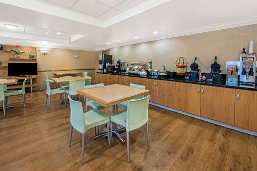 La Quinta by Wyndham West Palm Beach Airport - image 33