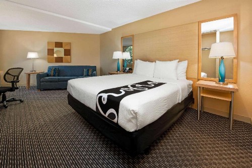 La Quinta by Wyndham West Palm Beach Airport - image 36