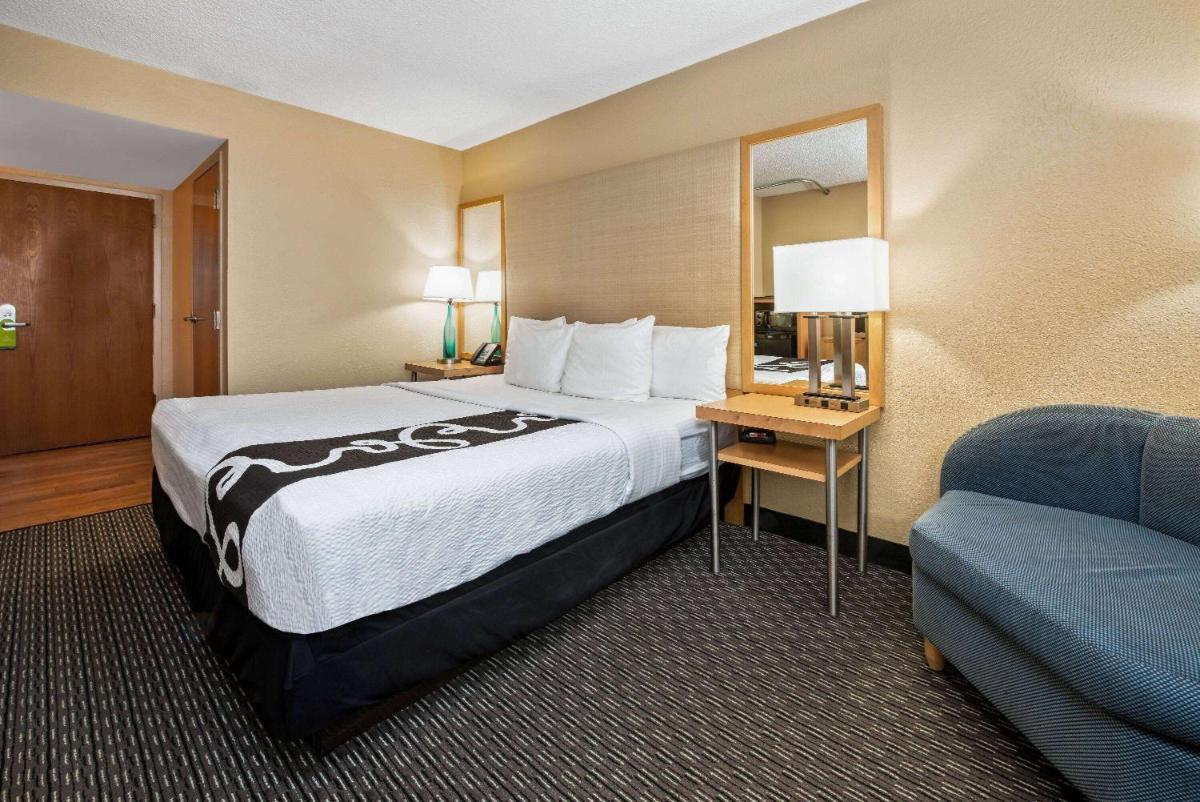 La Quinta by Wyndham West Palm Beach Airport - image 4