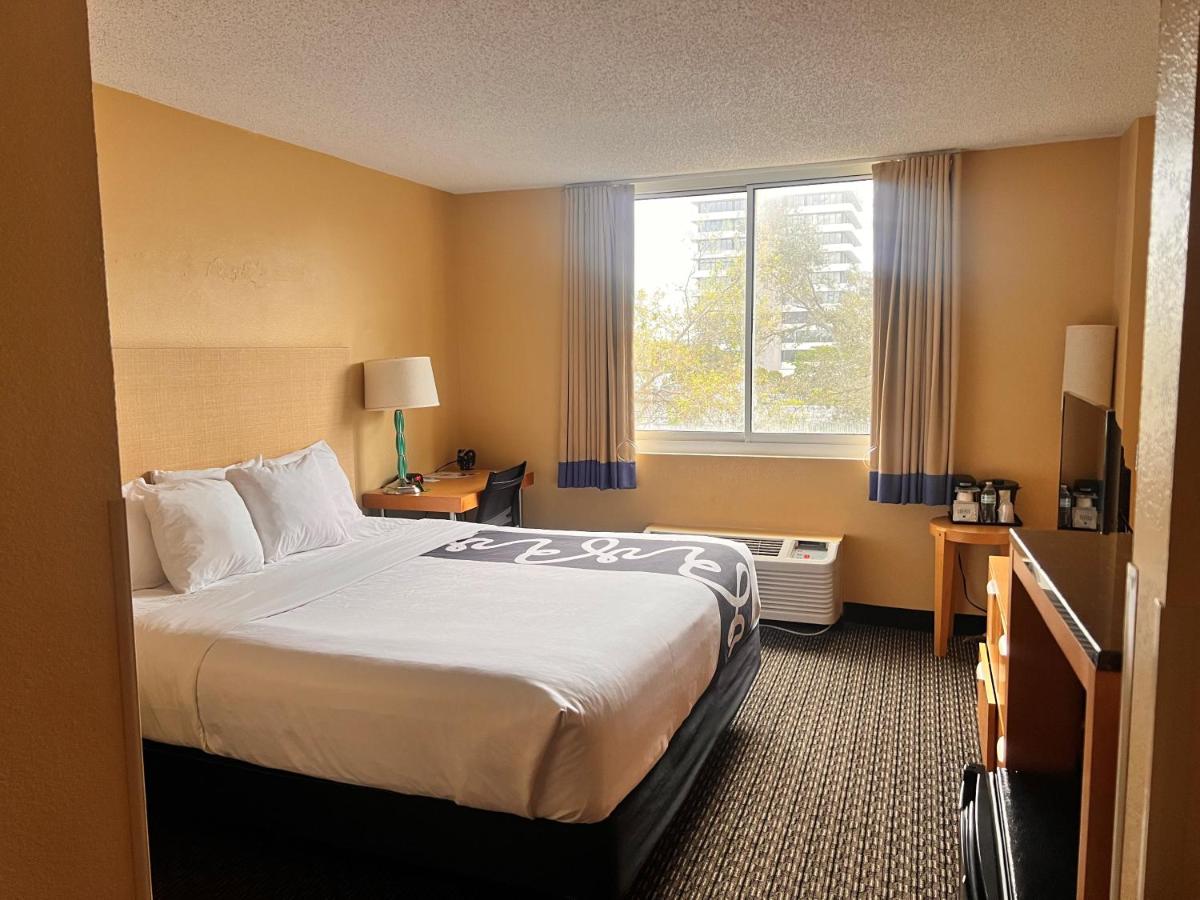 La Quinta by Wyndham West Palm Beach Airport - image 6