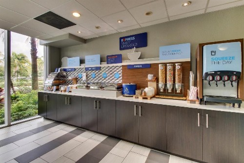 Holiday Inn Express West Palm Beach Metrocentre an IHG Hotel - image 14