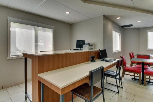 Holiday Inn Express West Palm Beach Metrocentre an IHG Hotel - image 30