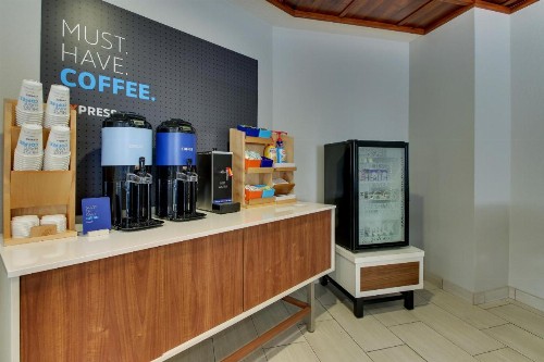 Holiday Inn Express West Palm Beach Metrocentre an IHG Hotel - image 34