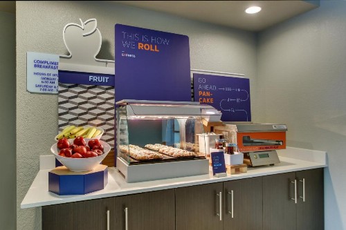 Holiday Inn Express West Palm Beach Metrocentre an IHG Hotel - image 39