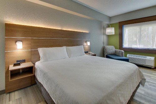 Holiday Inn Express West Palm Beach Metrocentre an IHG Hotel - image 45