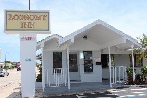 Economy Inn - image 10