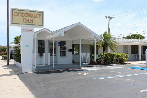 Economy Inn - image 17