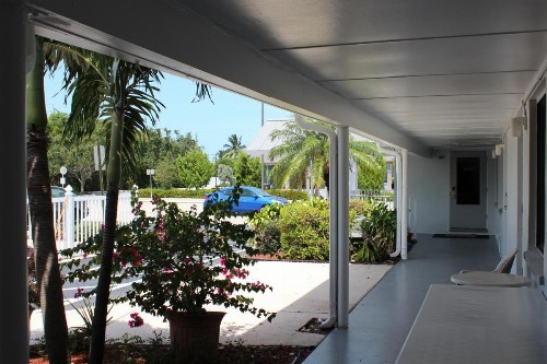 Economy Inn - image 20