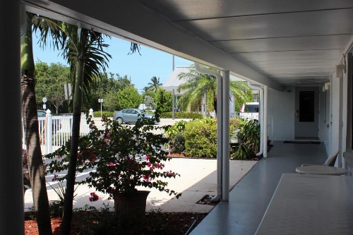 Economy Inn - image 22