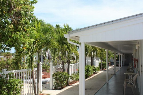 Economy Inn - image 34