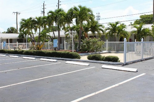 Economy Inn - image 38