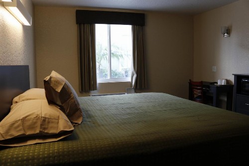 Pioneer Inn - image 8