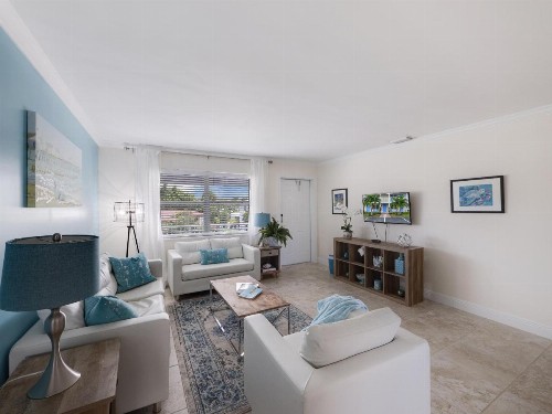 Seas the Day 1-4 - Pool & Hot Tub - Walk to Beach Duplex