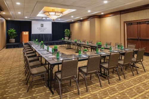 Embassy Suites by Hilton Sacramento Riverfront Promenade - image 12