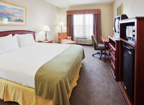 Holiday Inn Express- West Sacramento an IHG Hotel - image 10