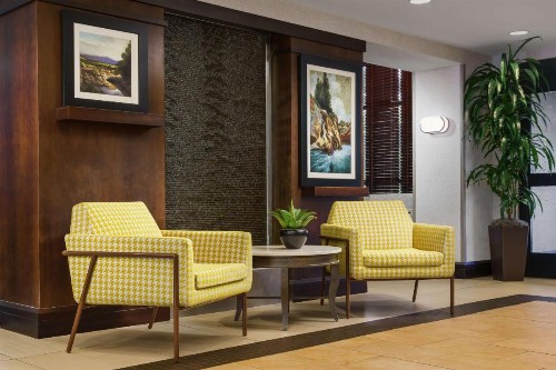Hampton Inn & Suites West Sacramento - image 2