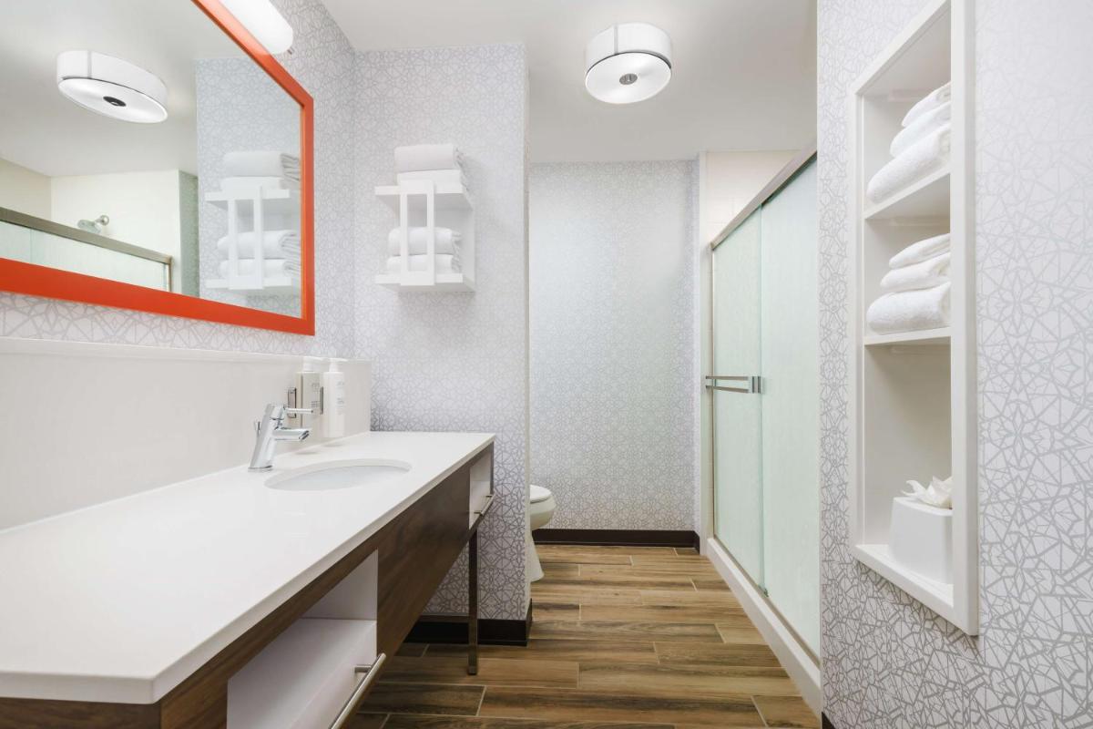 Hampton Inn & Suites West Sacramento - image 7