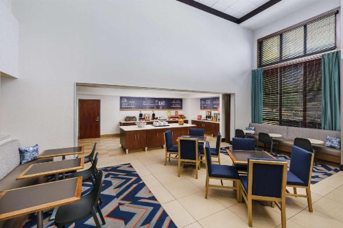 Hampton Inn & Suites West Sacramento - image 8