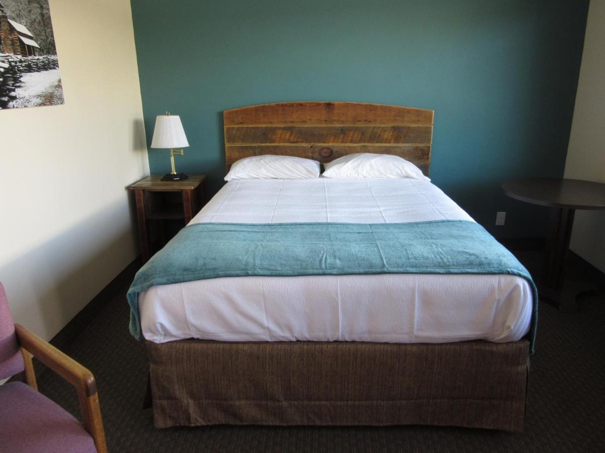 Al's Westward Ho Motel - image 3